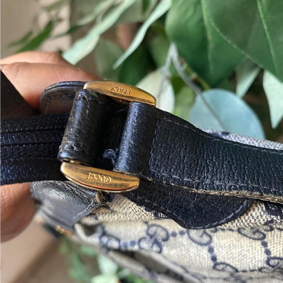 Vintage Gucci cross body - Picture 5 of 9